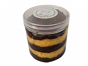 Bolo de pote de cenoura e brigadeiro -      